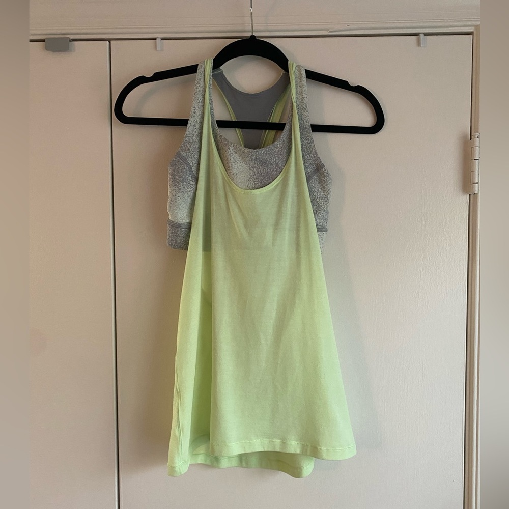 Lululemon Twist and Toil 2 in 1 Tank and Built-in Bra Size 4